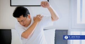Me duele el hombro al subir los brazos